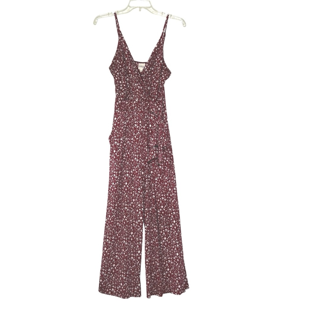 Kaileigh Red and White Floral Jumpsuit with V-Neckline Womens Size Small